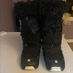 DC Black Snow Boots with Fur Trimmed super warm and popular brand